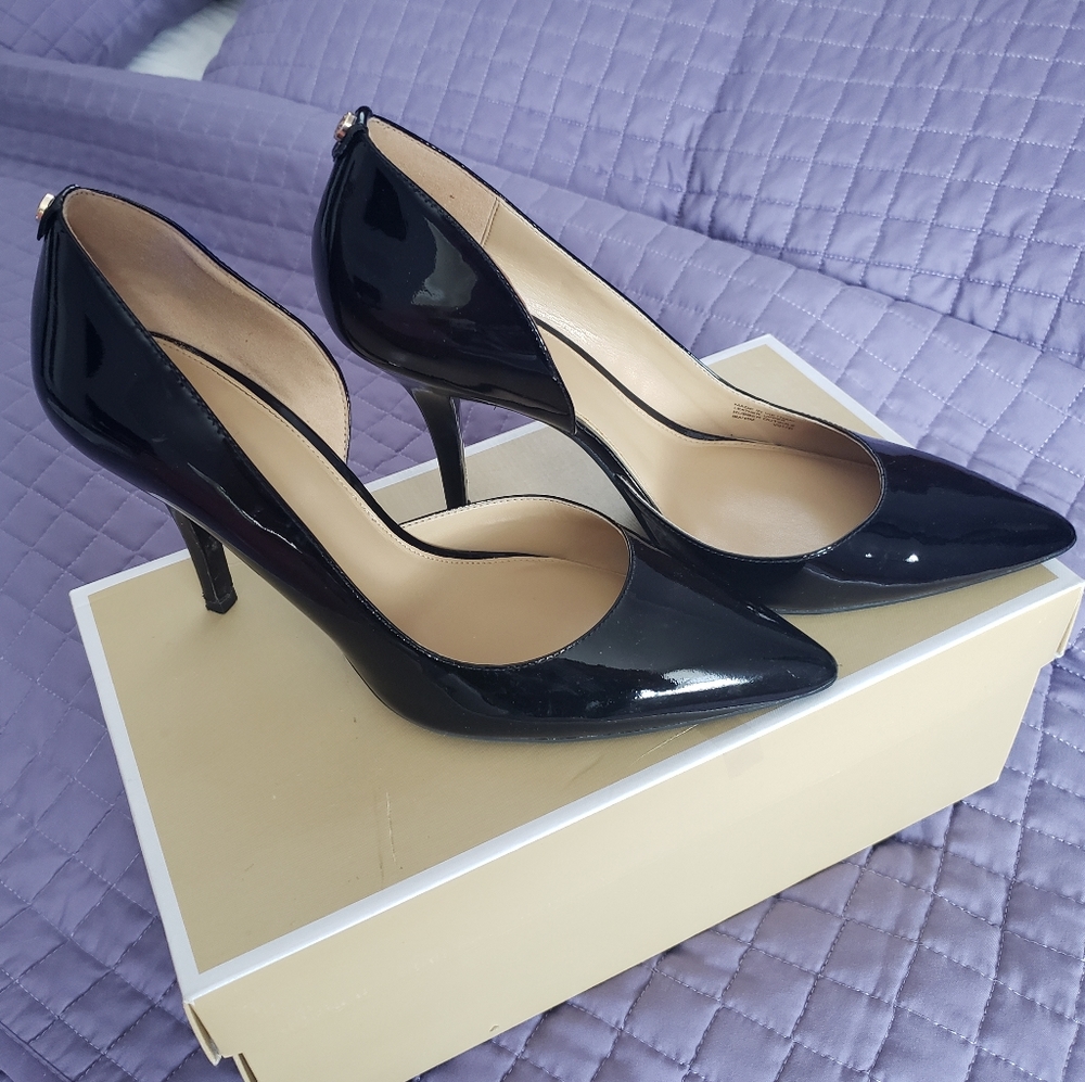 Michael Kors hills color black size 9